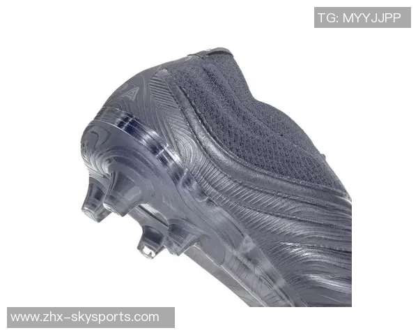 阿迪达斯足球鞋x全新系列发布助力球场表现提升与风格展现 阿迪达斯足球鞋x全新系列发布助力球场表现提升与风格展现